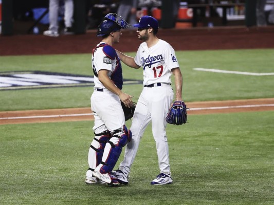 El abridor Clayton Kershaw trabajó seis sólidos episodios, tuvo el respaldo de dos jonrones, el primera base Max Muncy y el guardabosques Cody Bellinger El abridor Clayton Kershaw trabajó seis sólidos episodios, tuvo el respaldo de dos jonrones, el primera base Max Muncy y el guardabosques Cody Bellinger
