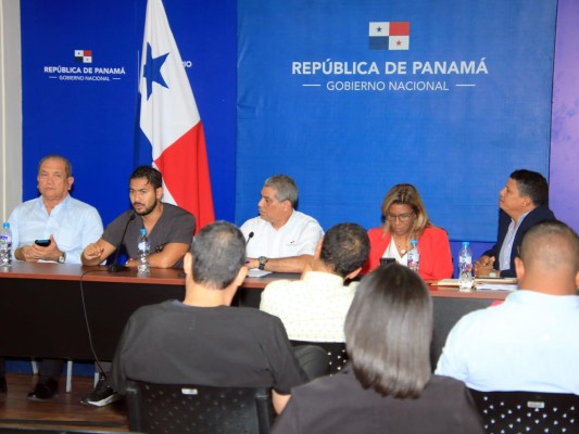 Sucre detalló que cada mesa de trabajo será responsable de coordinar el día y hora de su reunión. Sucre detalló que cada mesa de trabajo será responsable de coordinar el día y hora de su reunión.