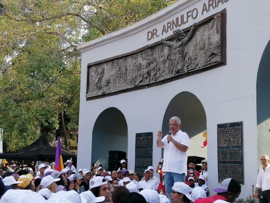 El líder del panameñismo, José Isabel Blandón Figueroa, se postuló como pre candidato a la Presidencia de la República rumbo a las elecciones primarias del partido, que se realizará el 23 de julio. El líder del panameñismo, José Isabel Blandón Figueroa, se postuló como pre candidato a la Presidencia de la República rumbo a las elecciones primarias del partido, que se realizará el 23 de julio.
