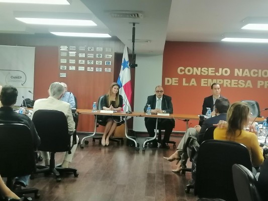 La reunión para tratar la revisión del TPC se hizo a puertas cerradas en las instalaciones del Conep. La reunión para tratar la revisión del TPC se hizo a puertas cerradas en las instalaciones del Conep.