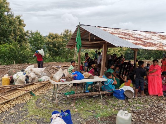 Las familias rescataron las pocas pertenencias que tenían antes del desalojo Las familias rescataron las pocas pertenencias que tenían antes del desalojo