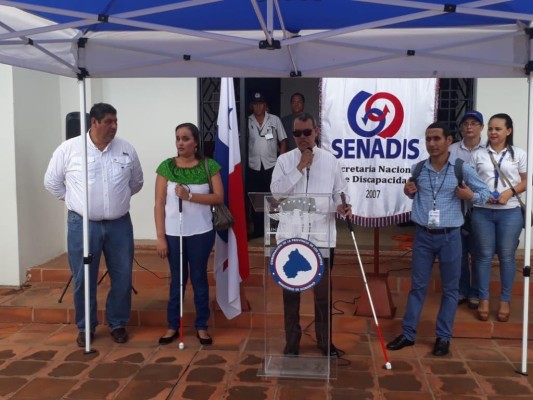Panamá conmemora el Día Internacional del Bastón Blanco Mediante la Ley 86 de 2013. Panamá conmemora el Día Internacional del Bastón Blanco Mediante la Ley 86 de 2013.