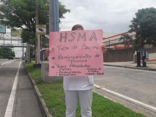 Trabajadores de salud de San Miguelito exigen insumos de protección y el pago de sus prestaciones adeudadas. Trabajadores de salud de San Miguelito exigen insumos de protección y el pago de sus prestaciones adeudadas.