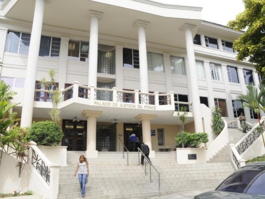 Se corrió traslado al procurador de la Administración, Rigoberto González, y al procurador general de la Nación, Javier Caraballo, respectivamente Se corrió traslado al procurador de la Administración, Rigoberto González, y al procurador general de la Nación, Javier Caraballo, respectivamente