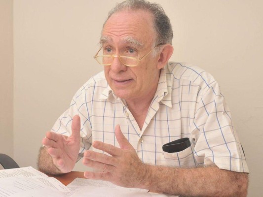 Zúñiga trabajó en el Hospital Rafael Hernández de la ciudad de David de 1973 a 1976 Zúñiga trabajó en el Hospital Rafael Hernández de la ciudad de David de 1973 a 1976