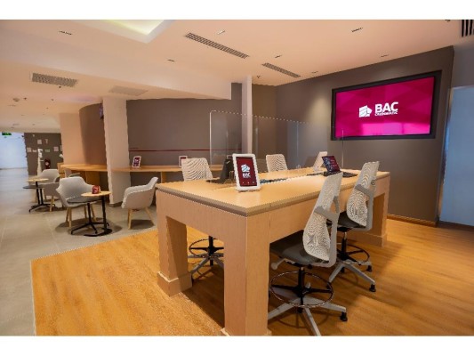Nueva Sucursal Innovadora de BAC Credomatic, Mall Multiplaza Nueva Sucursal Innovadora de BAC Credomatic, Mall Multiplaza