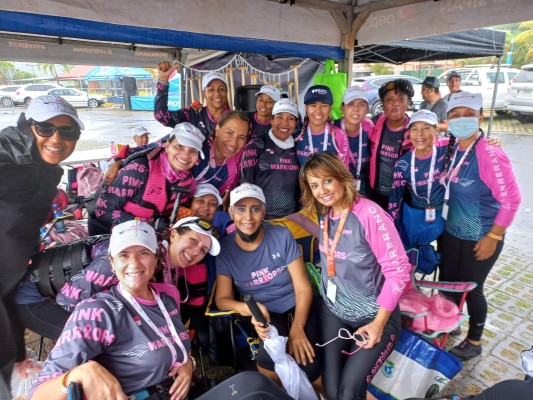Los equipos de Pink Warriors Stars de Panamá y Pink Pirates de Colombia tuvieron una excelente participación en la categoría Sobrevivientes de Cáncer de Mama. Los equipos de Pink Warriors Stars de Panamá y Pink Pirates de Colombia tuvieron una excelente participación en la categoría Sobrevivientes de Cáncer de Mama.
