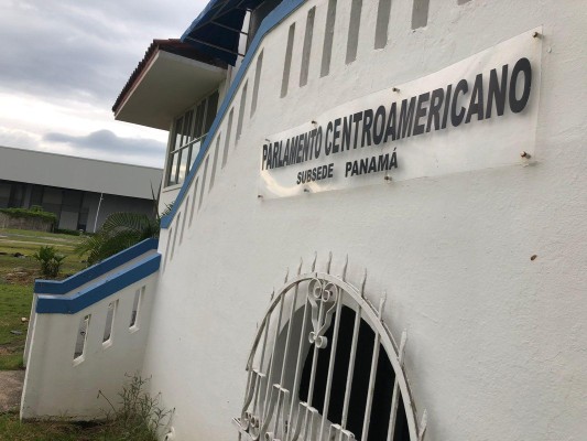 Outten destacó que la sesión extraordinaria de la bancada panameña todavía no ha terminado. Outten destacó que la sesión extraordinaria de la bancada panameña todavía no ha terminado.