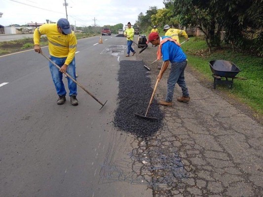 MOP realiza reparación de la vía Panamericana. MOP realiza reparación de la vía Panamericana.