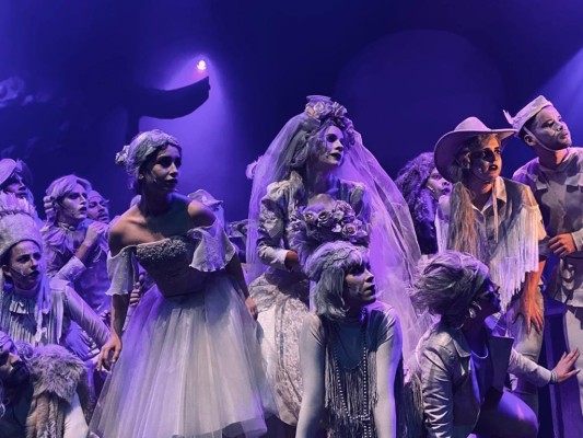 La producción de la obra representó un reto en la estética visual y los efectos en el escenario. La producción de la obra representó un reto en la estética visual y los efectos en el escenario.