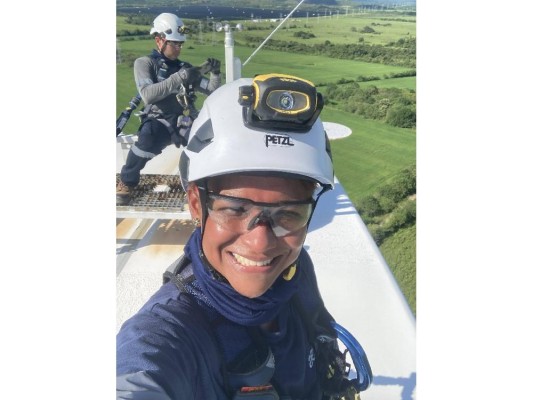 Una ingeniera a la altura de grandes retos Una ingeniera a la altura de grandes retos