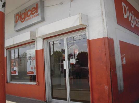 Digicel es uno de los cuatro operadores de telefonía móvil en Panamá. Digicel es uno de los cuatro operadores de telefonía móvil en Panamá.