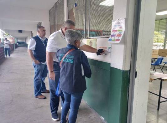 A las 7:00 a.m. de este domingo 2 de julio abrieron las 715 mesas, en 582 centros de votación de RM. A las 7:00 a.m. de este domingo 2 de julio abrieron las 715 mesas, en 582 centros de votación de RM.