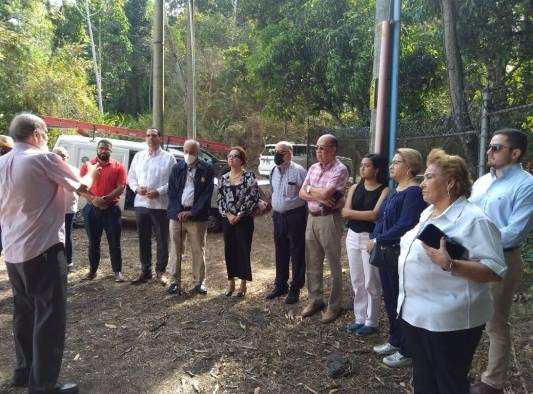 Villalaz fue amigo y colaborador del líder revolucionario Omar Torrijos Herrera. Villalaz fue amigo y colaborador del líder revolucionario Omar Torrijos Herrera.