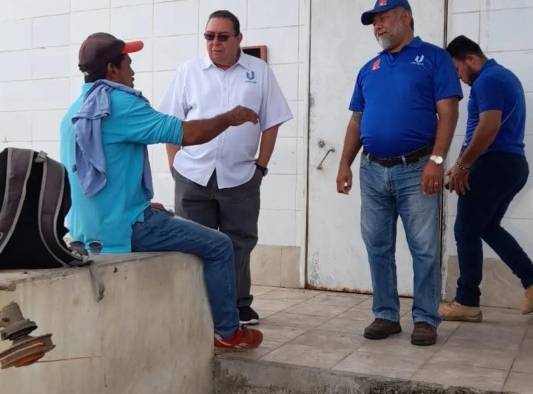 El precandidato presidencial, Francisco Carreira, durante el proceso de recolección de firmas. El precandidato presidencial, Francisco Carreira, durante el proceso de recolección de firmas.