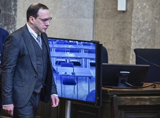 El conocido actor austríaco Florian Teichtmeister fue condenado este martes en Viena a dos años de cárcel El conocido actor austríaco Florian Teichtmeister fue condenado este martes en Viena a dos años de cárcel