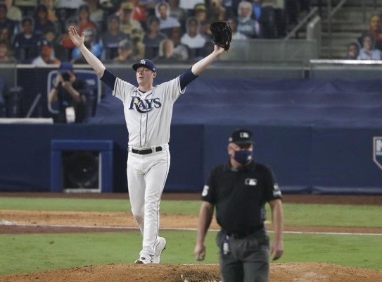 El guardabosques izquierdo, el novato cubano Randy Arozarena, pegó batazo de cuatro esquinas bueno para dos carreras y el abridor Charlie Morton trabajó poco más de cinco episodios en la victoria de los Rays de Tampa Bay El guardabosques izquierdo, el novato cubano Randy Arozarena, pegó batazo de cuatro esquinas bueno para dos carreras y el abridor Charlie Morton trabajó poco más de cinco episodios en la victoria de los Rays de Tampa Bay