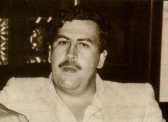 La demanda de drogas por parte de EEUU en los 80's, hizo del tráfico de cocaína la “mina de oro” del crimen organizado en Colombia. Foto: Pablo Escobar, jefe del Cartel de Medellín. La demanda de drogas por parte de EEUU en los 80's, hizo del tráfico de cocaína la “mina de oro” del crimen organizado en Colombia. Foto: Pablo Escobar, jefe del Cartel de Medellín.