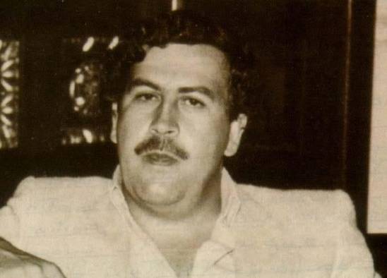 La demanda de drogas por parte de EEUU en los 80's, hizo del tráfico de cocaína la “mina de oro” del crimen organizado en Colombia. Foto: Pablo Escobar, jefe del Cartel de Medellín. La demanda de drogas por parte de EEUU en los 80's, hizo del tráfico de cocaína la “mina de oro” del crimen organizado en Colombia. Foto: Pablo Escobar, jefe del Cartel de Medellín.