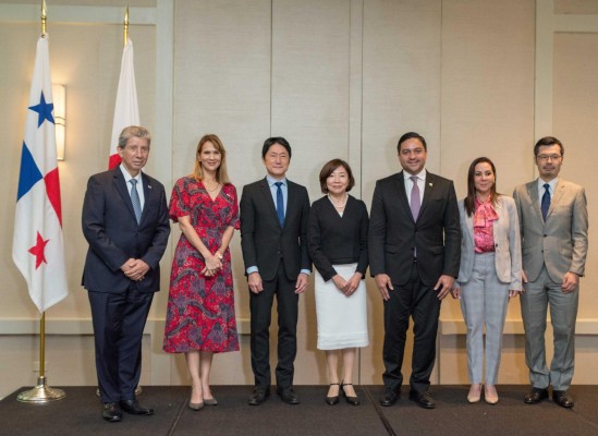 La JICA se crea en Japón en el año de 1974 como brazo de cooperación entre el gobierno japonés y el resto del mundo. La JICA se crea en Japón en el año de 1974 como brazo de cooperación entre el gobierno japonés y el resto del mundo.