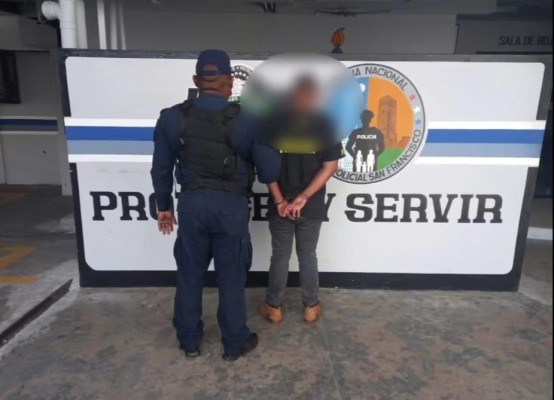 El detenido será puesto a órdenes de las autoridades competentes. El detenido será puesto a órdenes de las autoridades competentes.