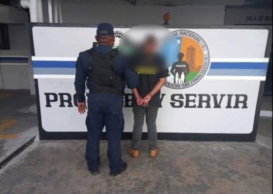 El detenido será puesto a órdenes de las autoridades competentes. El detenido será puesto a órdenes de las autoridades competentes.