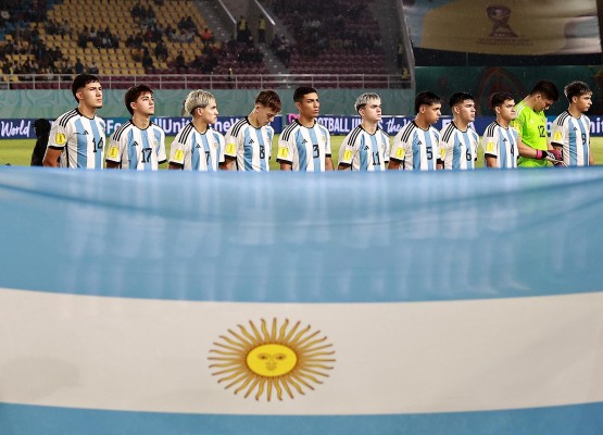 El once inicial de Argentina contra Mali. El once inicial de Argentina contra Mali.