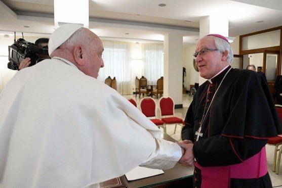 El papa y el arzobispo de Sevilla, en la audiencia del pasado 8 de febrero. El papa y el arzobispo de Sevilla, en la audiencia del pasado 8 de febrero.