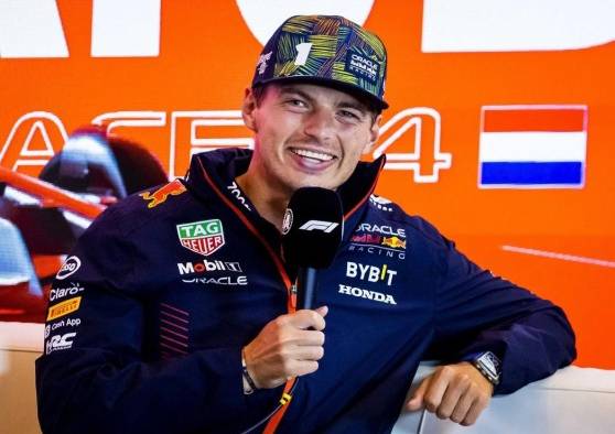 El piloto de Red Bull Racing, Max Verstappen, de los Países Bajos, asiste a una conferencia de prensa en el circuito de carreras de Zandvoort, Países Bajos. El piloto de Red Bull Racing, Max Verstappen, de los Países Bajos, asiste a una conferencia de prensa en el circuito de carreras de Zandvoort, Países Bajos.