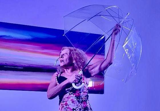 La actriz Susana Yasan durante la interpretación de la obra en Miami. La actriz Susana Yasan durante la interpretación de la obra en Miami.