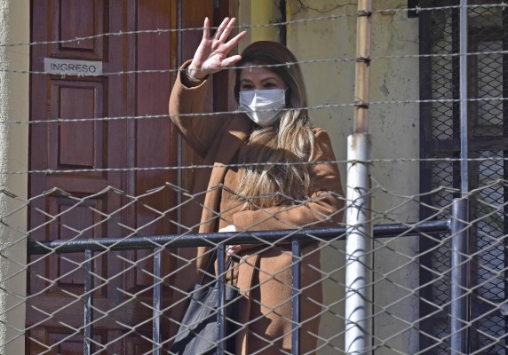 Fotografía de archivo fechada el 15 de junio de 2022 que muestra a la expresidenta interina de Bolivia Jeanine Áñez en la cárcel de Mujeres de Miraflores, en La Paz (Bolivia). Fotografía de archivo fechada el 15 de junio de 2022 que muestra a la expresidenta interina de Bolivia Jeanine Áñez en la cárcel de Mujeres de Miraflores, en La Paz (Bolivia).
