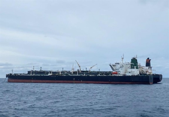 Indonesia aprehende dos petroleros de Panamá e Irán por supuesto contrabando Indonesia aprehende dos petroleros de Panamá e Irán por supuesto contrabando