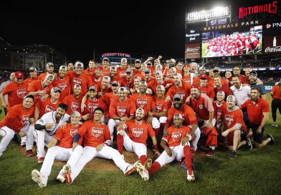 Washington extendió su racha ganadora a siete juegos, la más amplia de esta temporada. Washington extendió su racha ganadora a siete juegos, la más amplia de esta temporada.