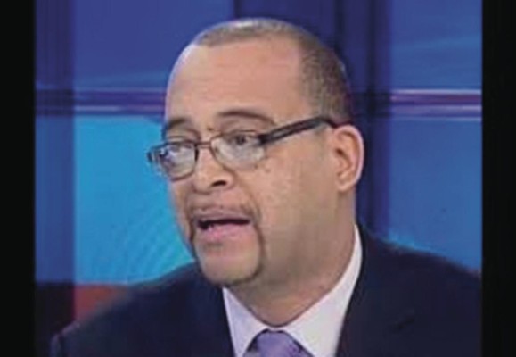 Giovani Fletcher. Abogado. Es abogado y preside la Unión Nacional de Consumidores de la República de Panamá que defiende los derechos de los usuarios de servicios en el país. Giovani Fletcher. Abogado. Es abogado y preside la Unión Nacional de Consumidores de la República de Panamá que defiende los derechos de los usuarios de servicios en el país.