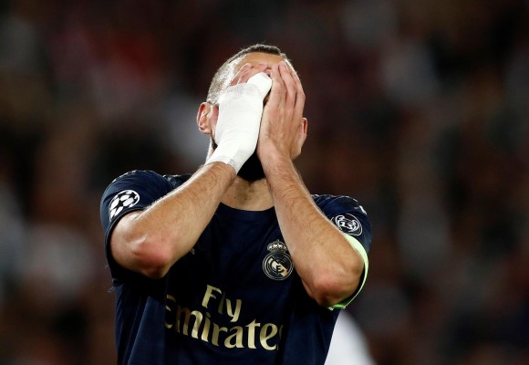 Hazard, que debutaba en la Liga de Campeones, apenas apareció y Karim Benzema, en plena racha, no fue el salvador en esta ocasión Hazard, que debutaba en la Liga de Campeones, apenas apareció y Karim Benzema, en plena racha, no fue el salvador en esta ocasión