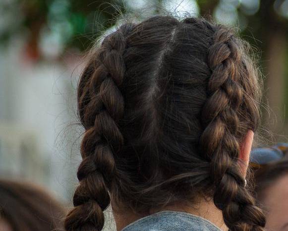 Una resolución del Meduca prohíbe discriminar a los estudiantes por su corte de pelo. Una resolución del Meduca prohíbe discriminar a los estudiantes por su corte de pelo.
