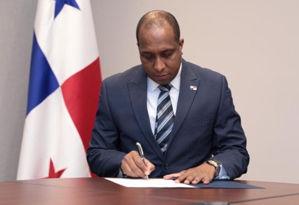 Caraballo tomó posesión como Procurador General de la Nación encargado, el 1 de marzo de 2021. Caraballo tomó posesión como Procurador General de la Nación encargado, el 1 de marzo de 2021.
