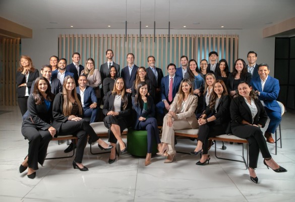 El pilar fundamental del grupo es la asesoría personalizada. El pilar fundamental del grupo es la asesoría personalizada.