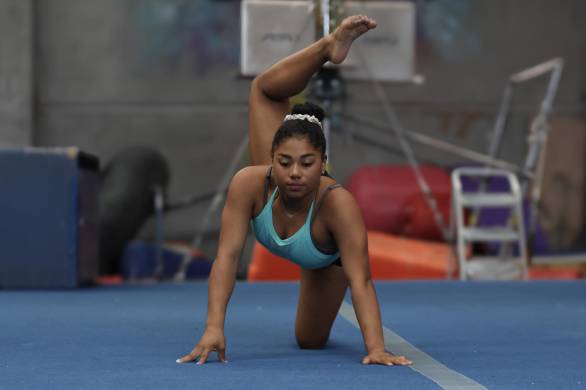 Giros y saltos, un amor eterno a la gimnasia artística Giros y saltos, un amor eterno a la gimnasia artística