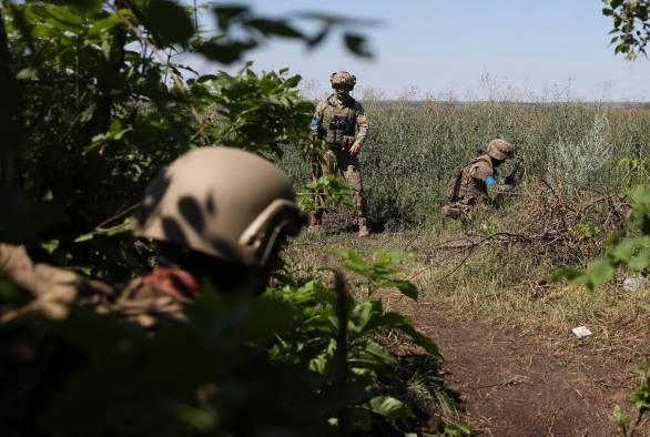 Un soldado ucraniano de la 22 Brigada durante la recaptura de posiciones cerca de la villa de Klyshchiivka, en el sur de Bakhmut. Un soldado ucraniano de la 22 Brigada durante la recaptura de posiciones cerca de la villa de Klyshchiivka, en el sur de Bakhmut.