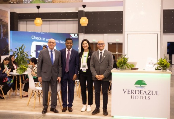 ‘En Fiexpo la exhibición de VerdeAzul Hotels se destacó por su enfoque sustentable, basado en prácticas innovadoras’, destacó la cadena. ‘En Fiexpo la exhibición de VerdeAzul Hotels se destacó por su enfoque sustentable, basado en prácticas innovadoras’, destacó la cadena.