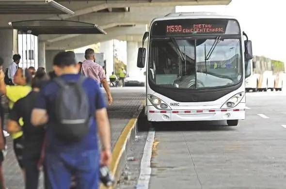 Tras la viralización de un video donde se agrede a un conductor MiBus recordó que el servicio opera bajo reglas claras y que el respeto es fundamental. Tras la viralización de un video donde se agrede a un conductor MiBus recordó que el servicio opera bajo reglas claras y que el respeto es fundamental.