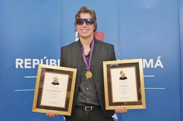 El cantautor panameño Emilio Regueira también fue reconocido por los premios Grammy de la música. El cantautor panameño Emilio Regueira también fue reconocido por los premios Grammy de la música.