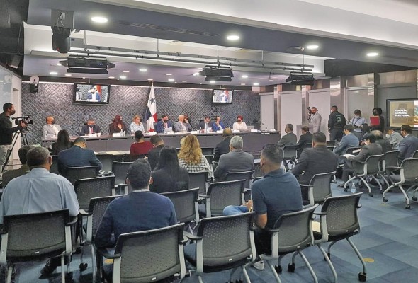 La comisión de Gobierno aprobó en primer debate un proyecto de ley que reforma el Código Electoral, presentado por el Tribunal Electoral. La comisión de Gobierno aprobó en primer debate un proyecto de ley que reforma el Código Electoral, presentado por el Tribunal Electoral.