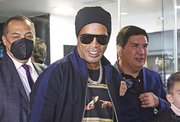 El exfutbolista brasileño Ronaldinho, en una fotografía de archivo. El exfutbolista brasileño Ronaldinho, en una fotografía de archivo.