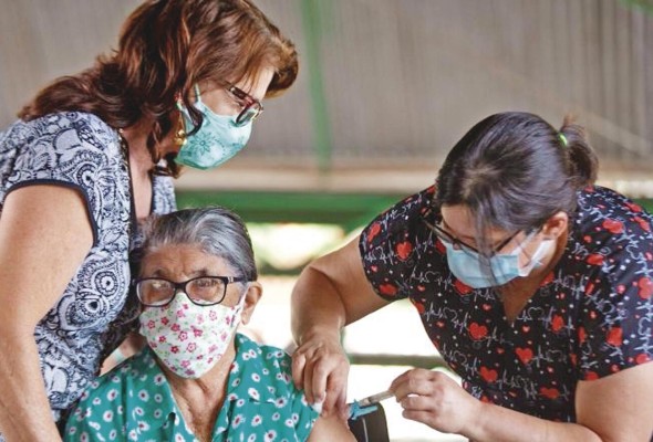 El MIDES creó los programas 'Casa de Día' y 'Hogares de Larga Estadía' para la atención de personas mayores. El MIDES creó los programas 'Casa de Día' y 'Hogares de Larga Estadía' para la atención de personas mayores.