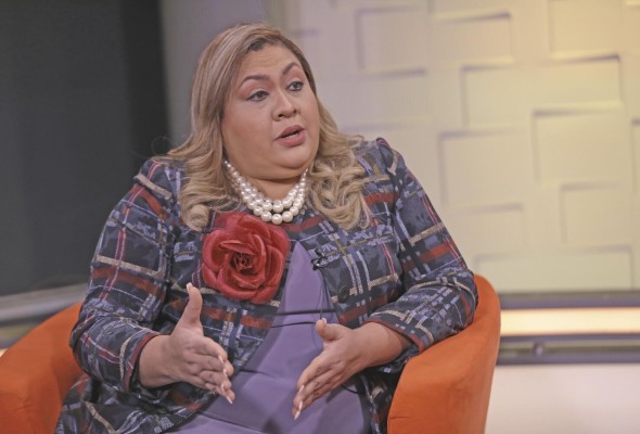 Nellys Herrera: 'No hay un plan estratégico nacional contra la violencia a la mujer' Nellys Herrera: 'No hay un plan estratégico nacional contra la violencia a la mujer'