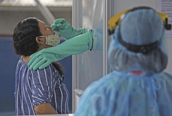 'El coronavirus se combate en el territorio, no en los hospitales', advierte intensivista 'El coronavirus se combate en el territorio, no en los hospitales', advierte intensivista