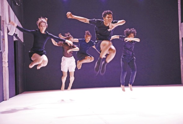 'ASH': la danza que libera y comunica; una pieza de catarsis 'ASH': la danza que libera y comunica; una pieza de catarsis