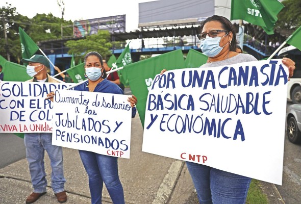 Los reclamos son múltiples en las manifestaciones de los últimos días. Los reclamos son múltiples en las manifestaciones de los últimos días.